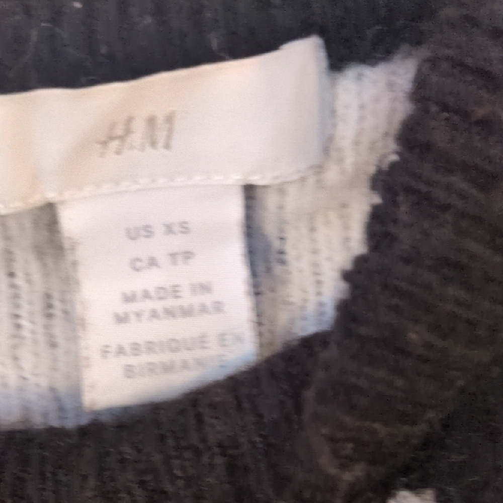 H&M Black and White Knit Sweater - Picture 2 of 3